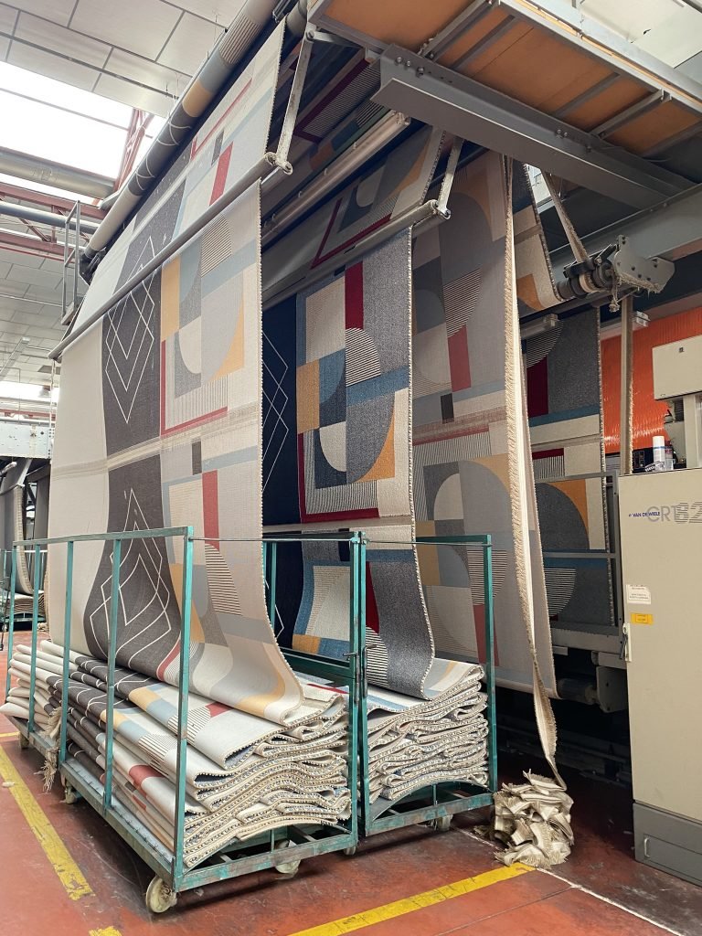Proceso productivo de alfombras en entorno industrial vinculado al proyecto de c&eacute;lula rob&oacute;tica flexible
